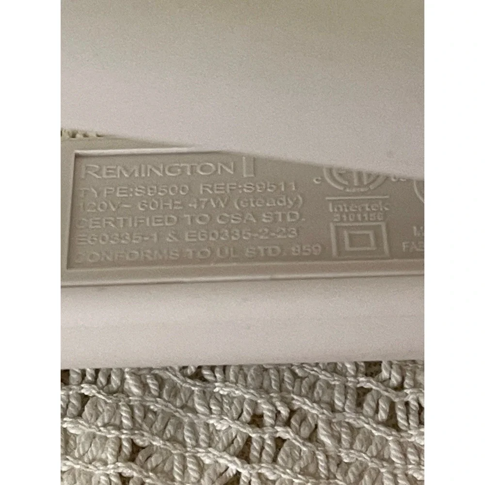 Remington Shine Therapy 1 Inch Flat Iron Hair Straightener S9500 White Silver